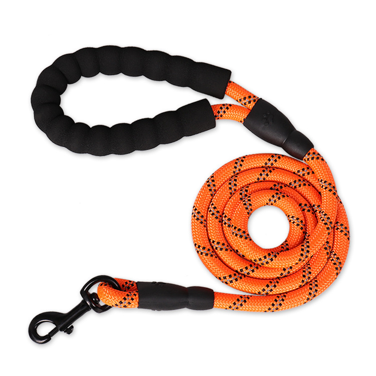 "Reflective Nylon Dog Leash for All Sizes" - Image 9